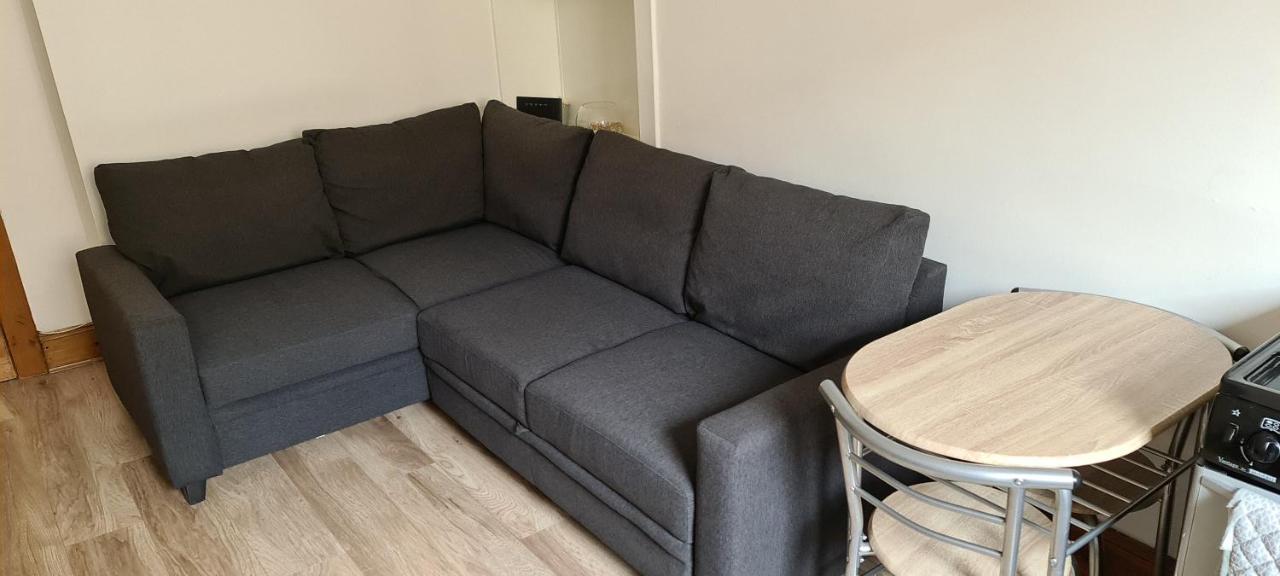 Rozina Apartment Paisley Eksteriør bilde